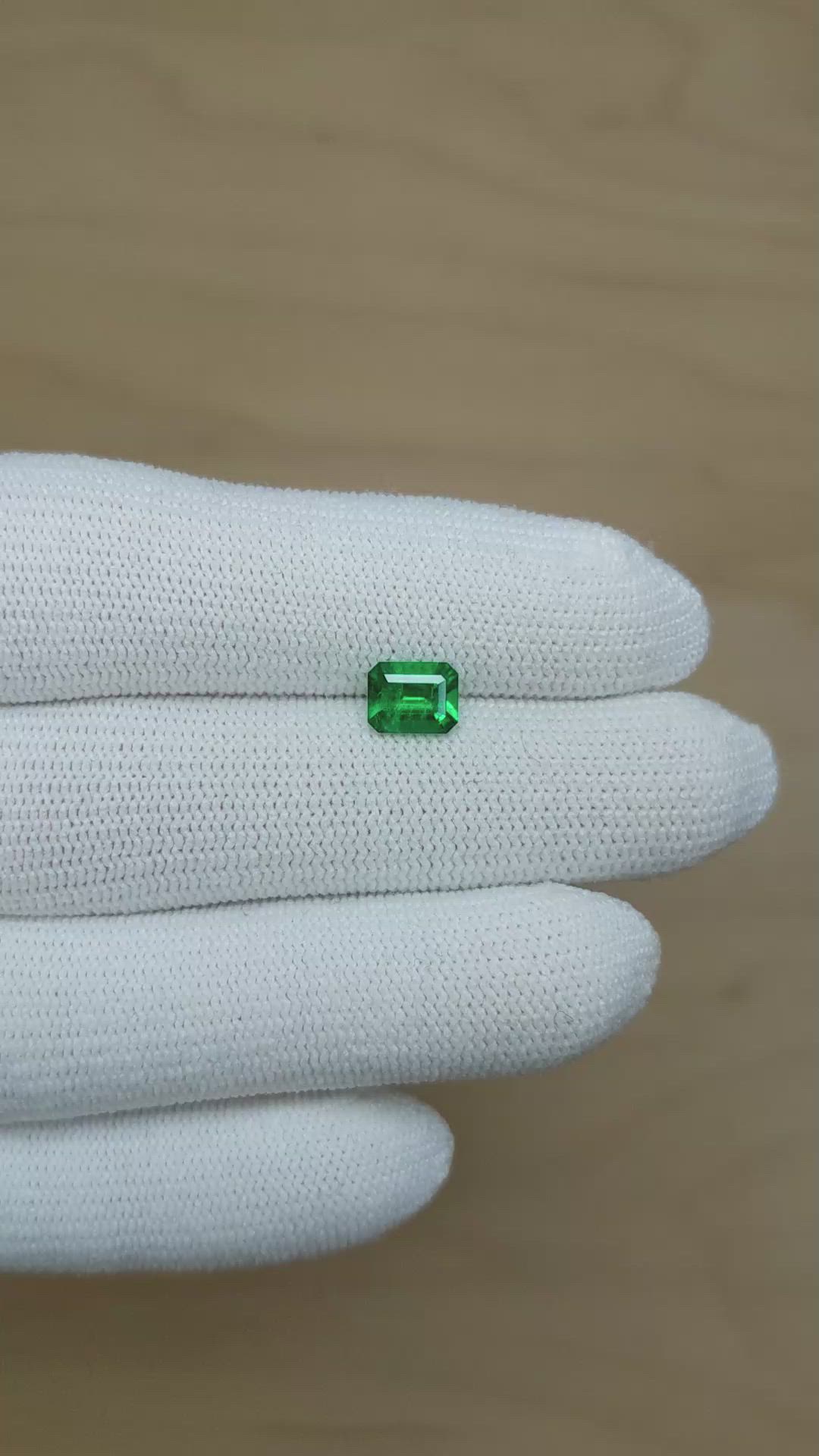 0.79 Ct. Emerald from Colombia Size Video