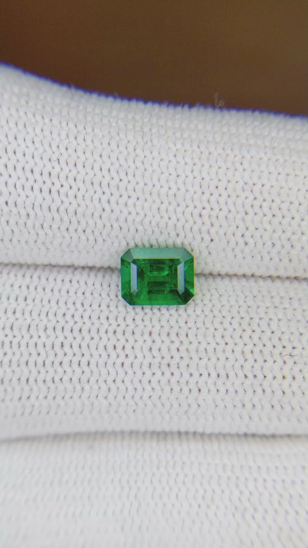 0.79 Ct. Emerald from Colombia Size Video