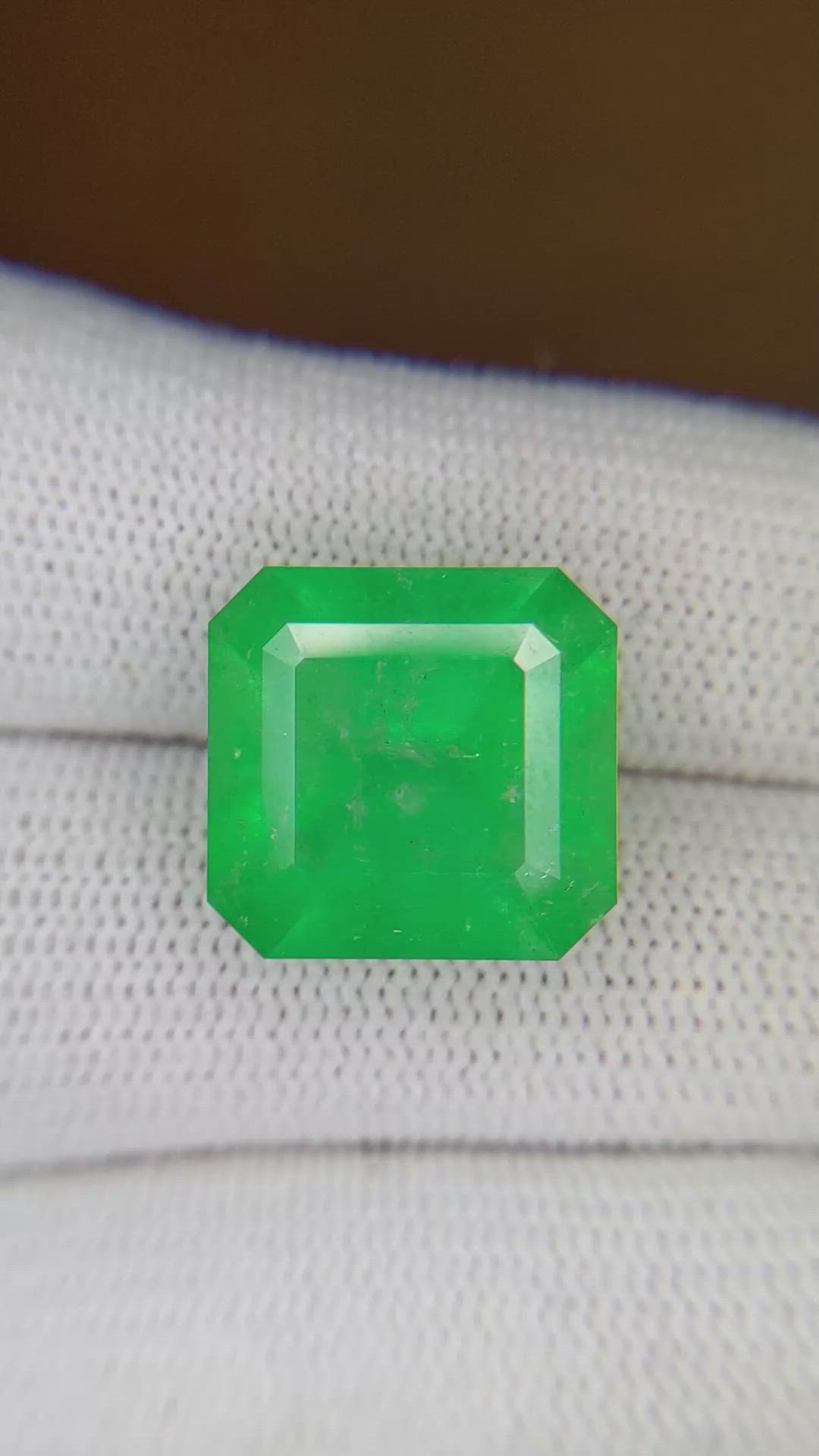10.65 Ct. Emerald from Colombia Size Video