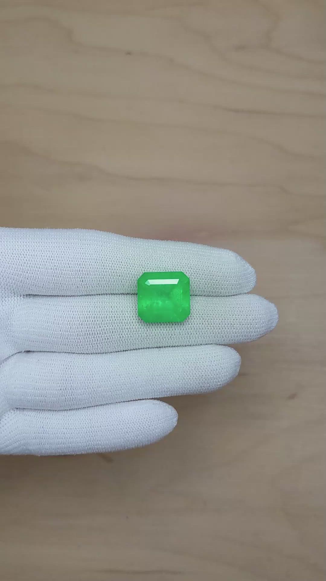 10.65 Ct. Emerald from Colombia Size Video