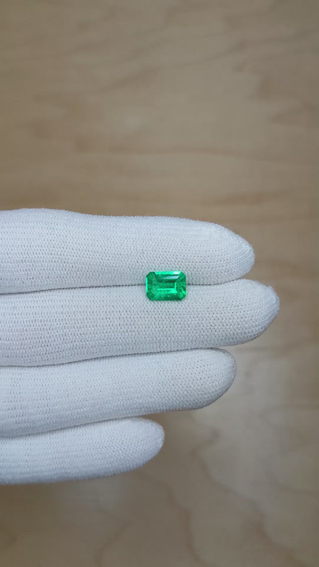 1.23 Ct. Emerald from Colombia Size Video