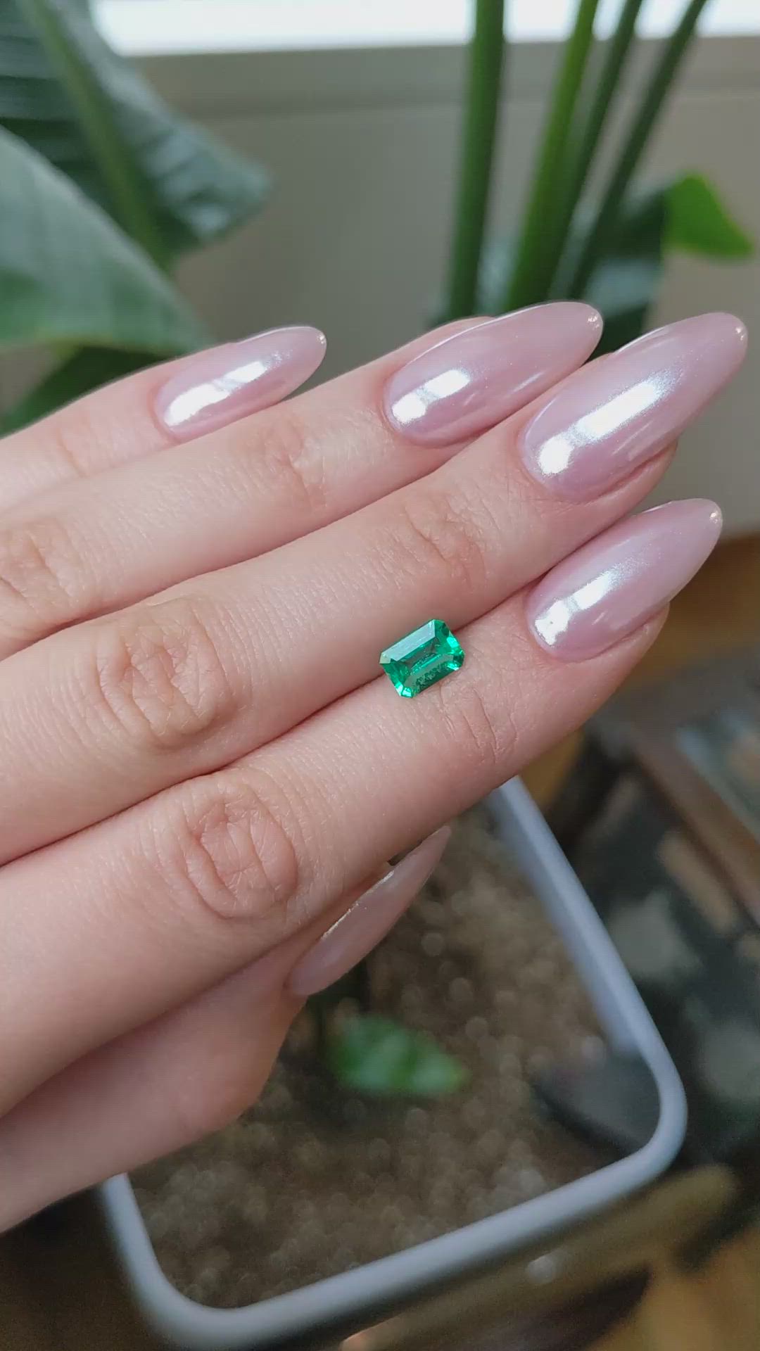 1.00 Ct. Emerald from Colombia Size Video