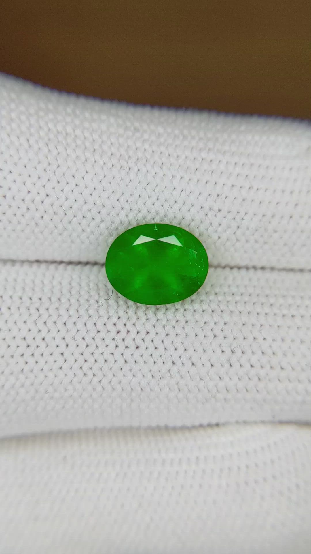 2.21 Ct. Emerald from Colombia Size Video