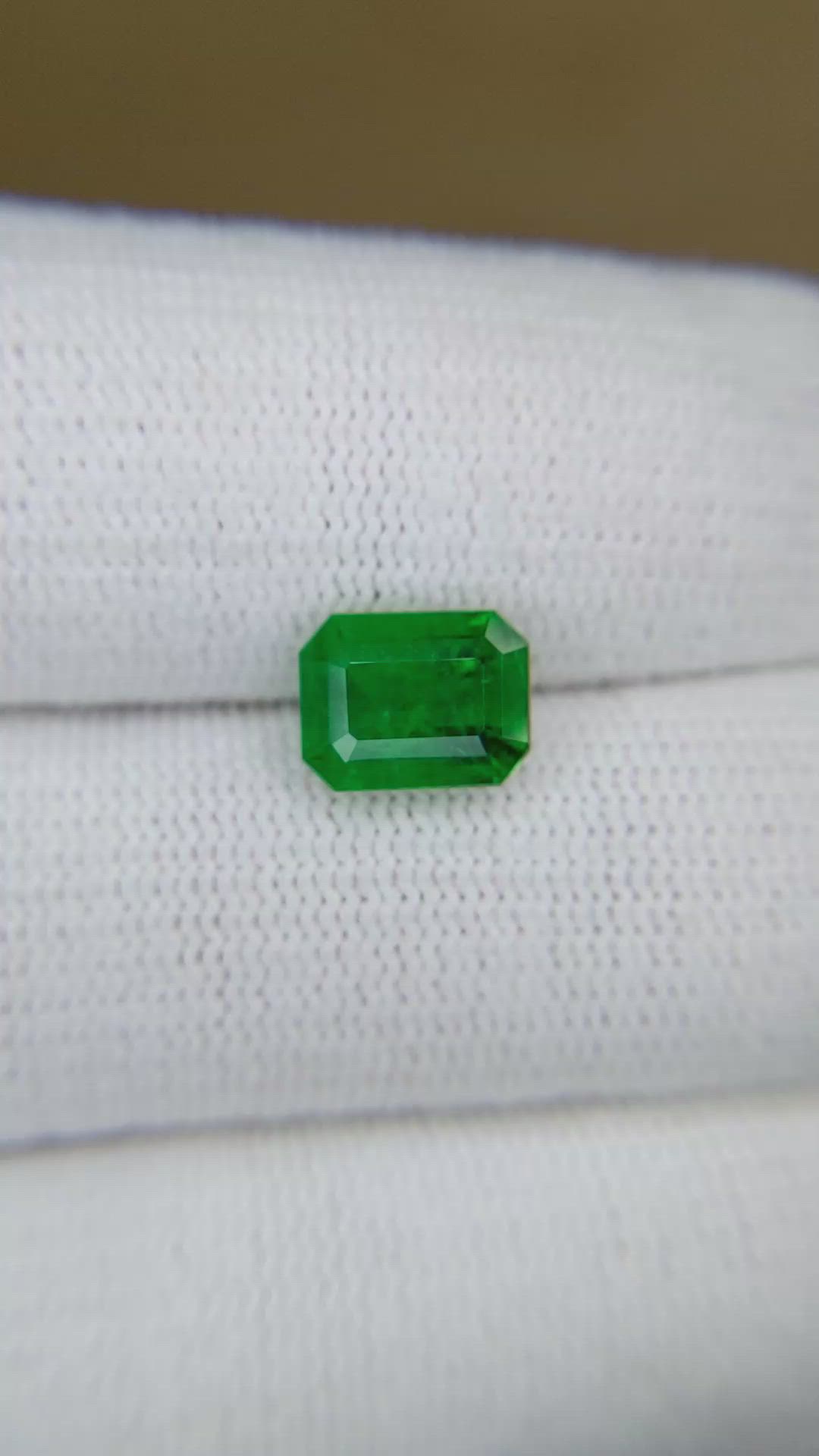 2.26 Ct. Emerald from Zambia Size Video