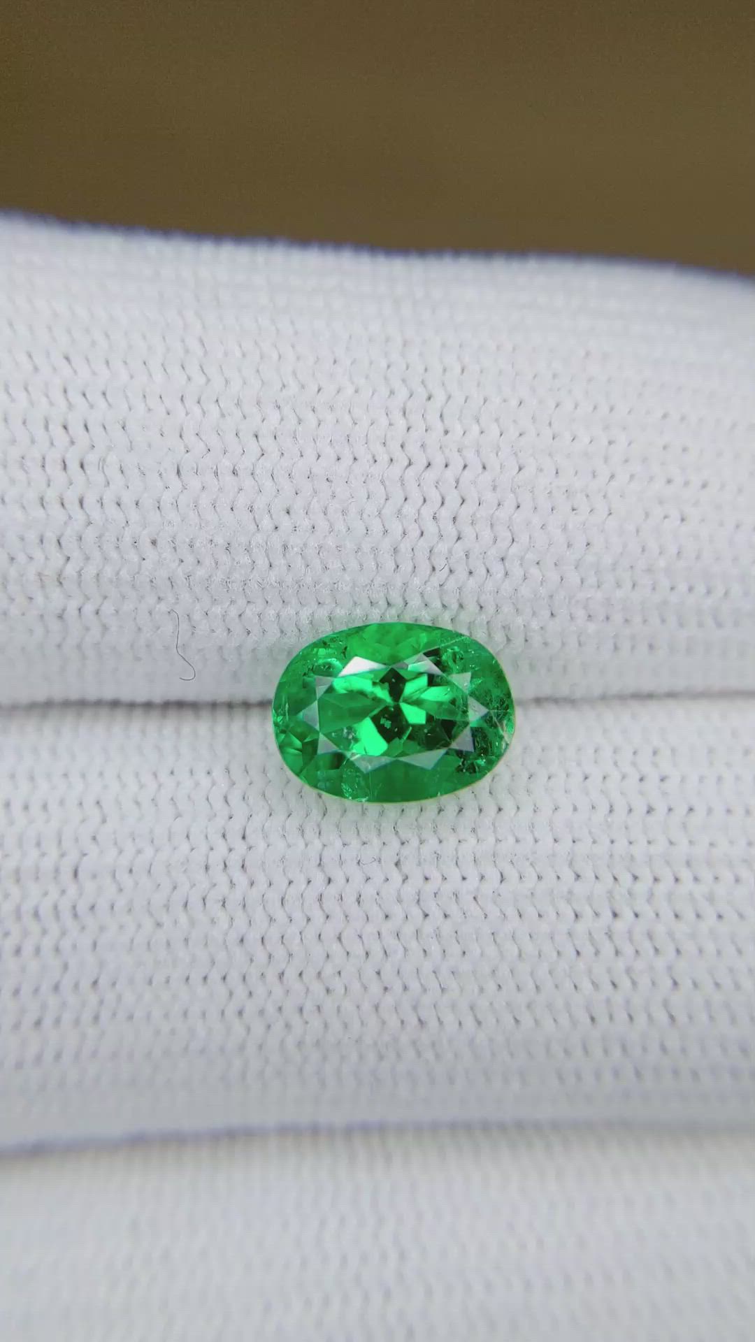 1.82 Ct. Emerald from Colombia Size Video