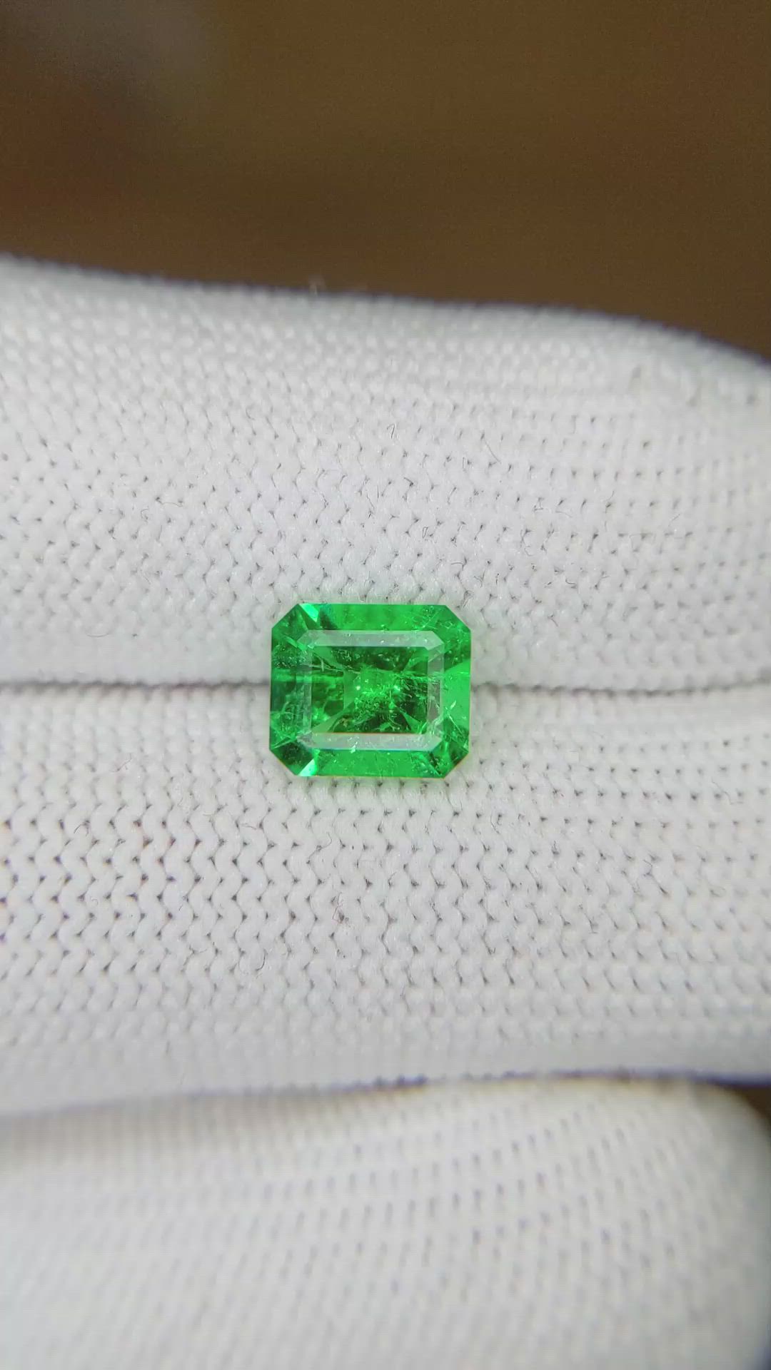 1.30 Ct. Emerald from Colombia Size Video
