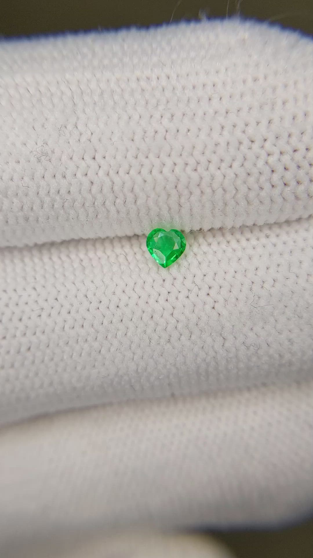 0.10 Ct. Emerald from Afghanistan Size Video