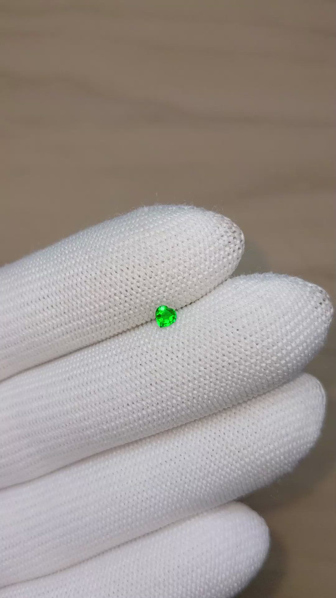 0.13 Ct. Emerald from Afghanistan Size Video