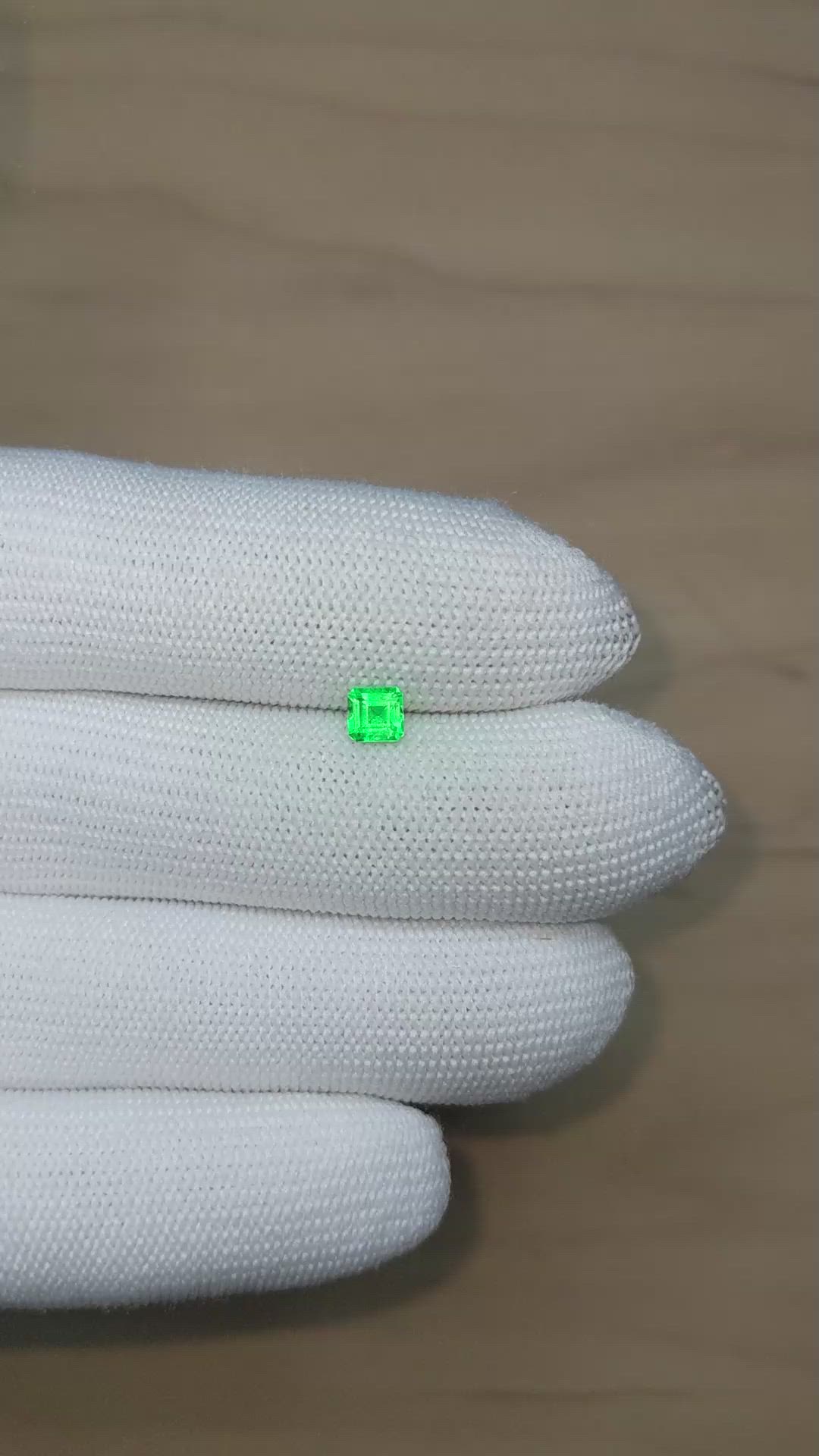 0.45 Ct. Emerald from Colombia Size Video