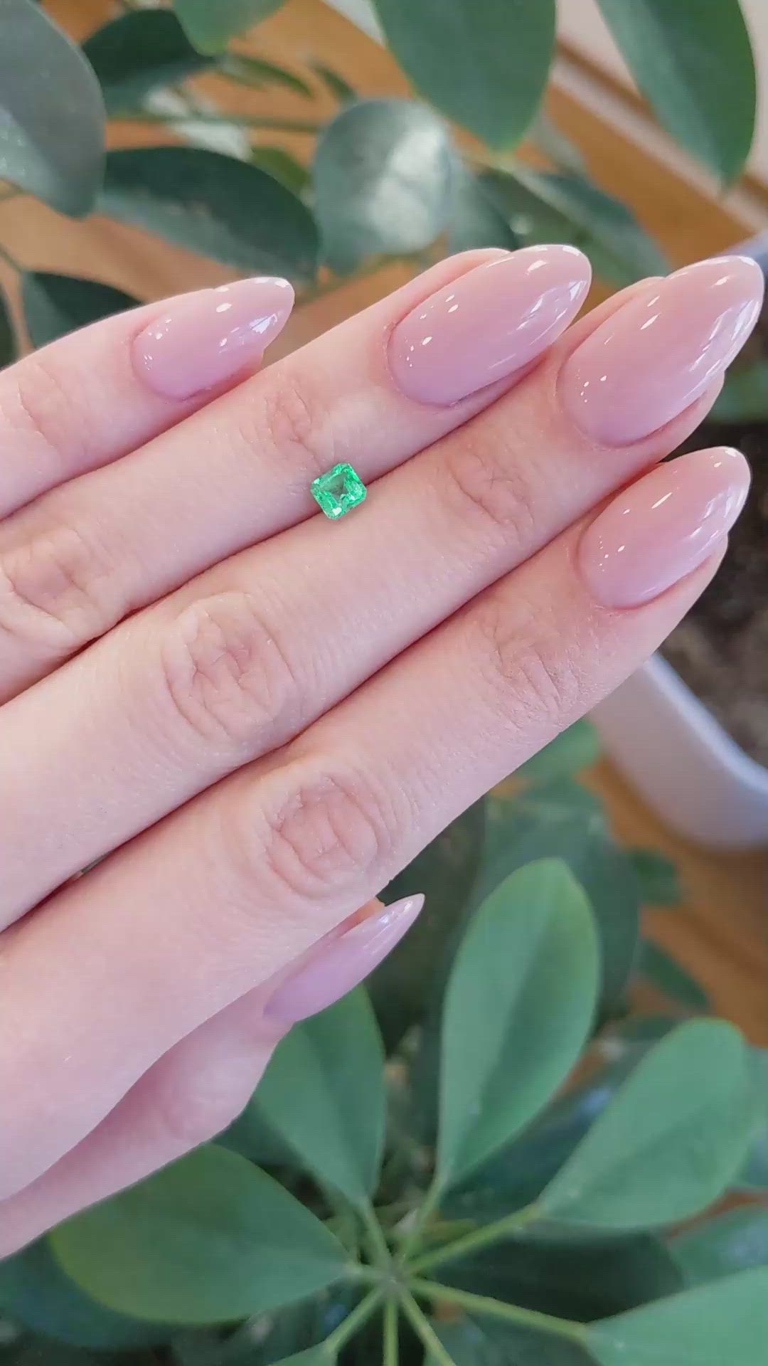 0.45 Ct. Emerald from Colombia Size Video