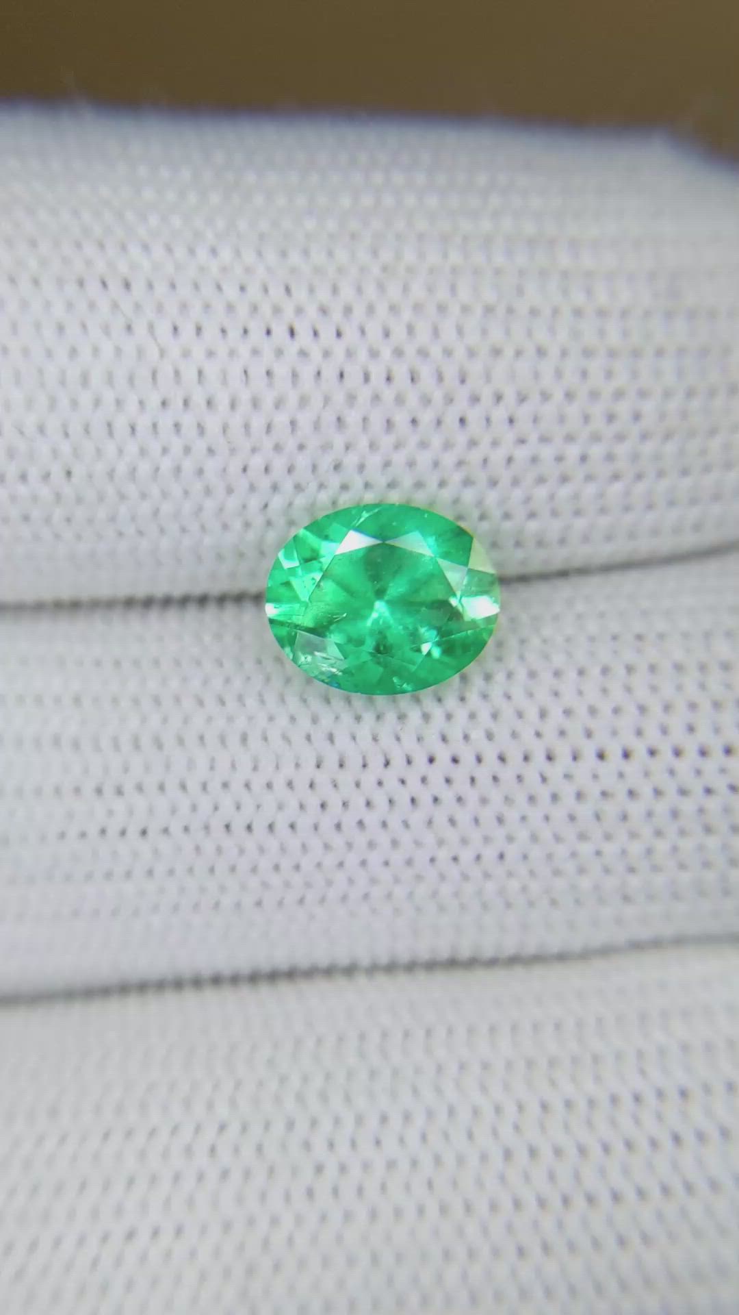 1.95 Ct. Emerald from Colombia Size Video