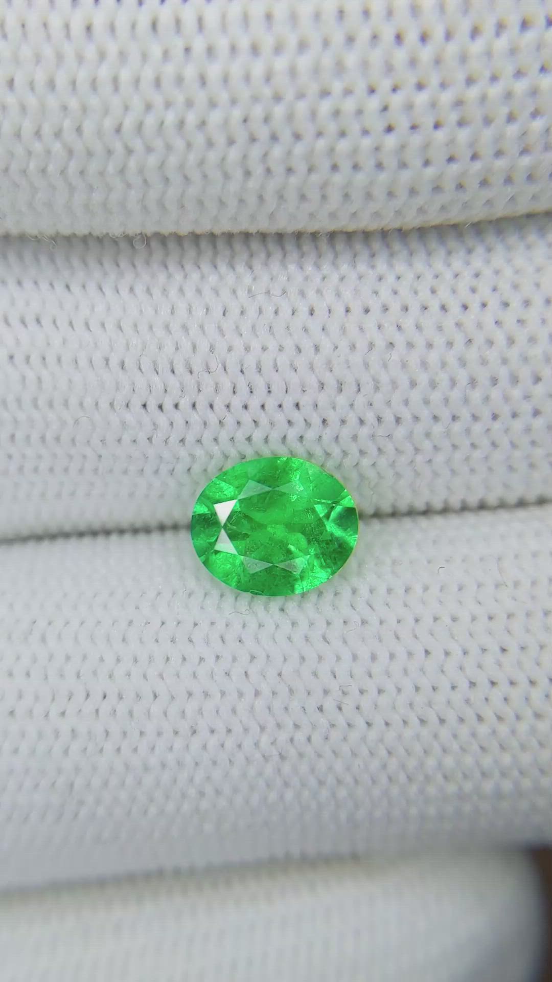 1.30 Ct. Emerald from Colombia Size Video