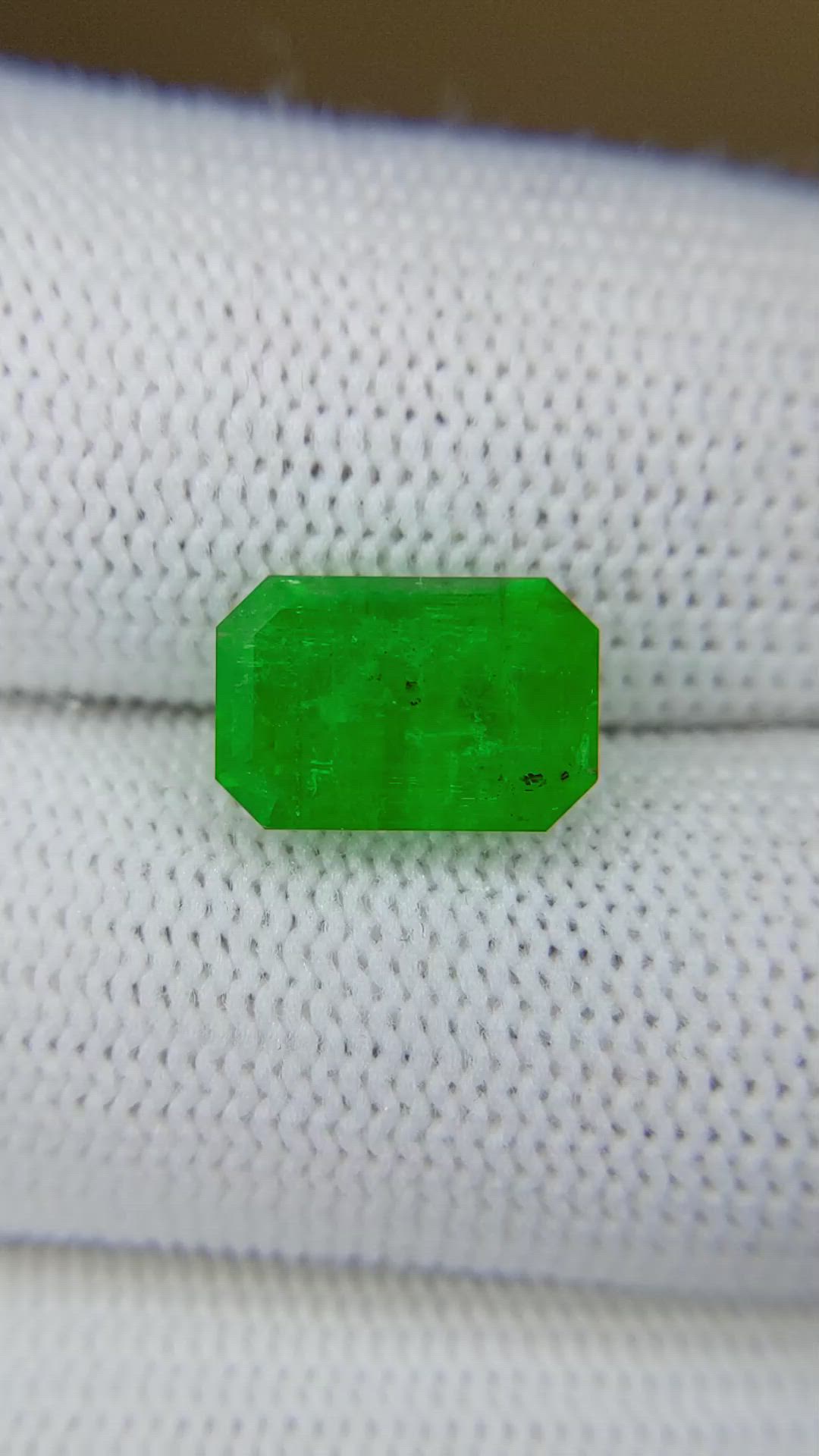 4.62 Ct. Emerald from Afghanistan Size Video
