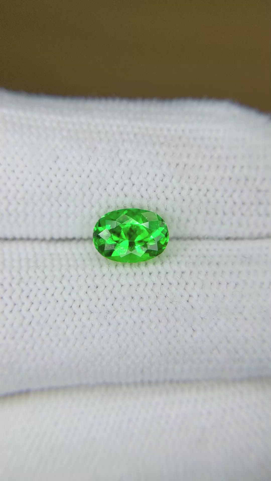1.22 Ct. Emerald from Colombia - Muzo Size Video