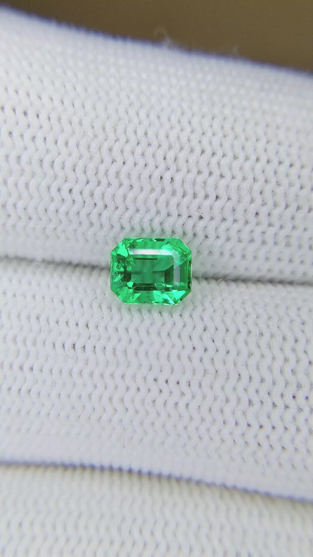 1.04 Ct. Emerald from Colombia Size Video