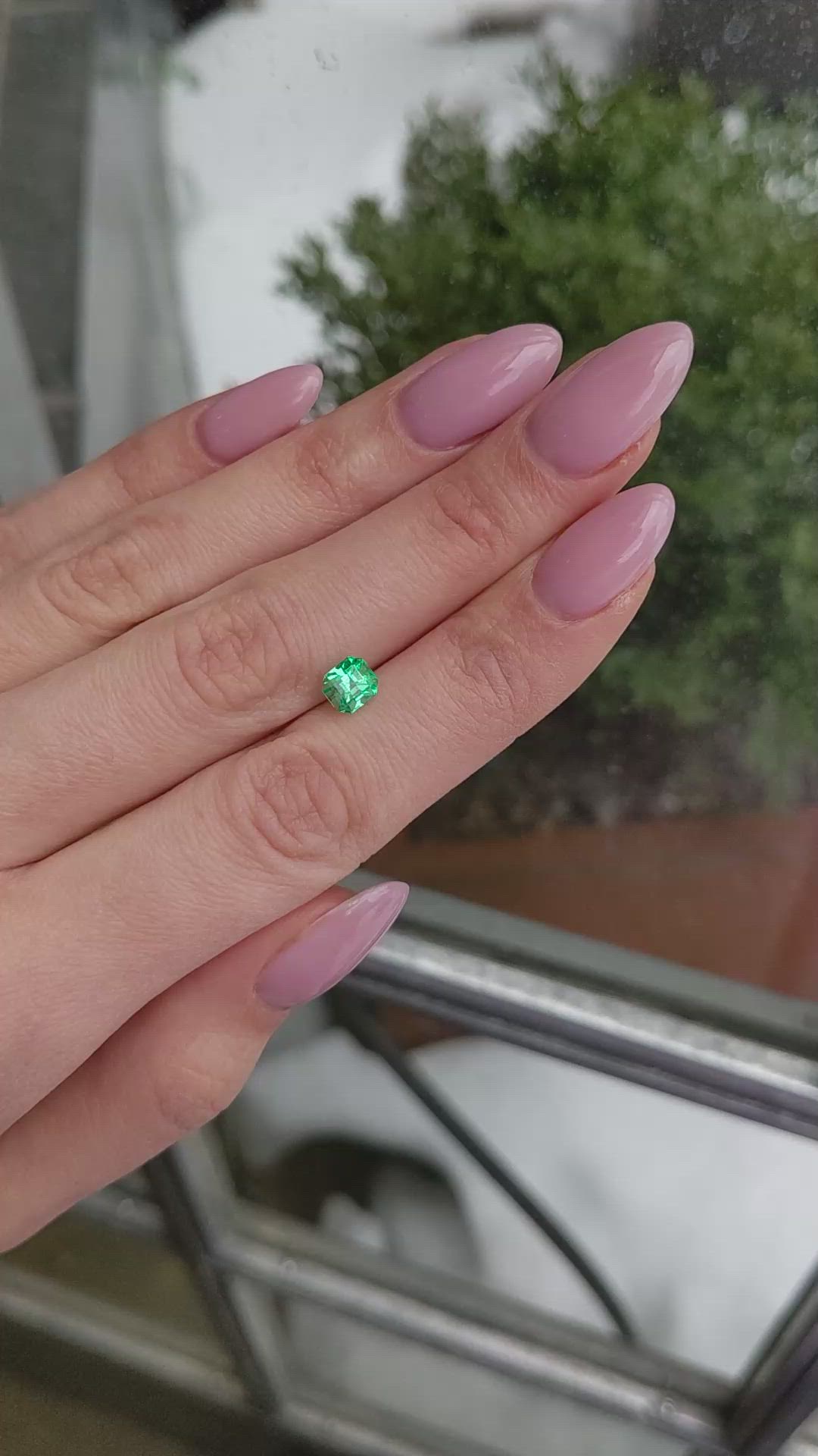 0.91 Ct. Emerald from Colombia Size Video