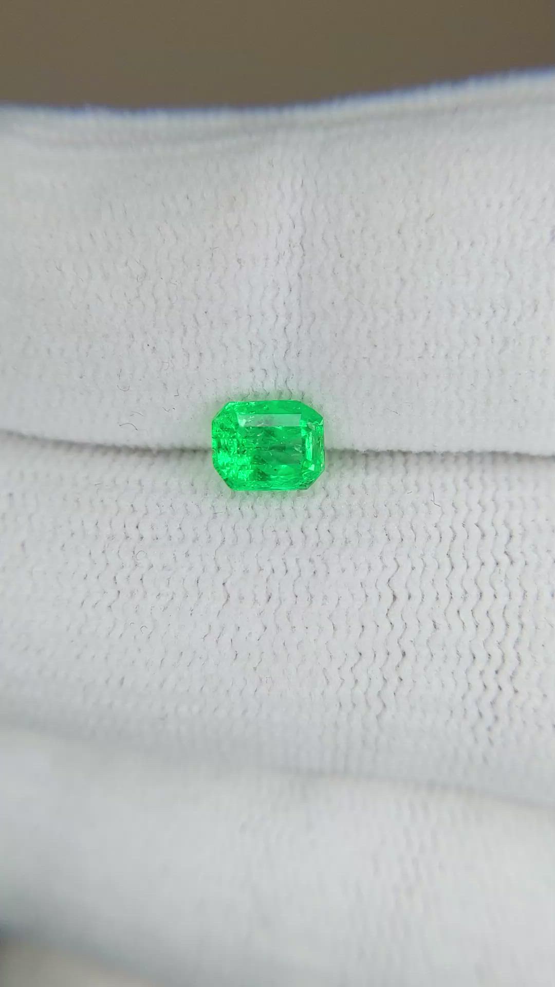 0.68 Ct. Emerald from Colombia Size Video