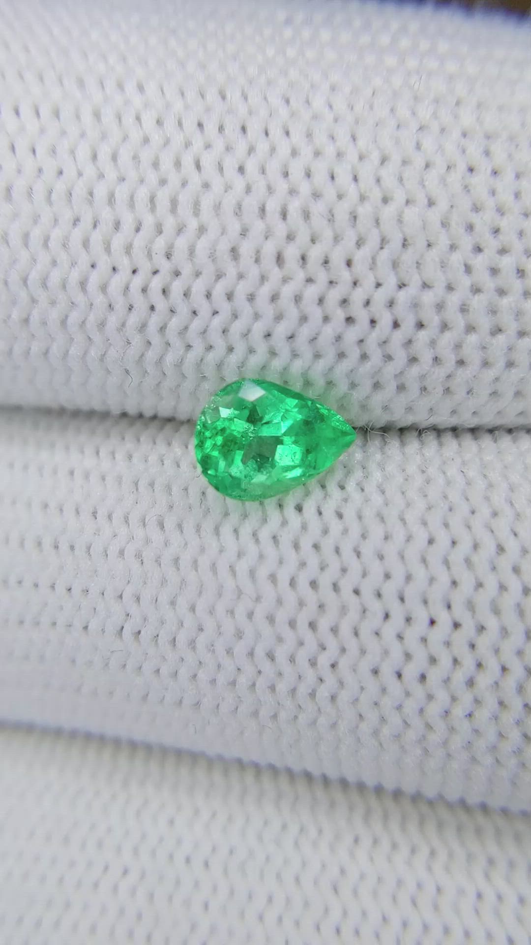 0.81 Ct. Emerald from Colombia Size Video