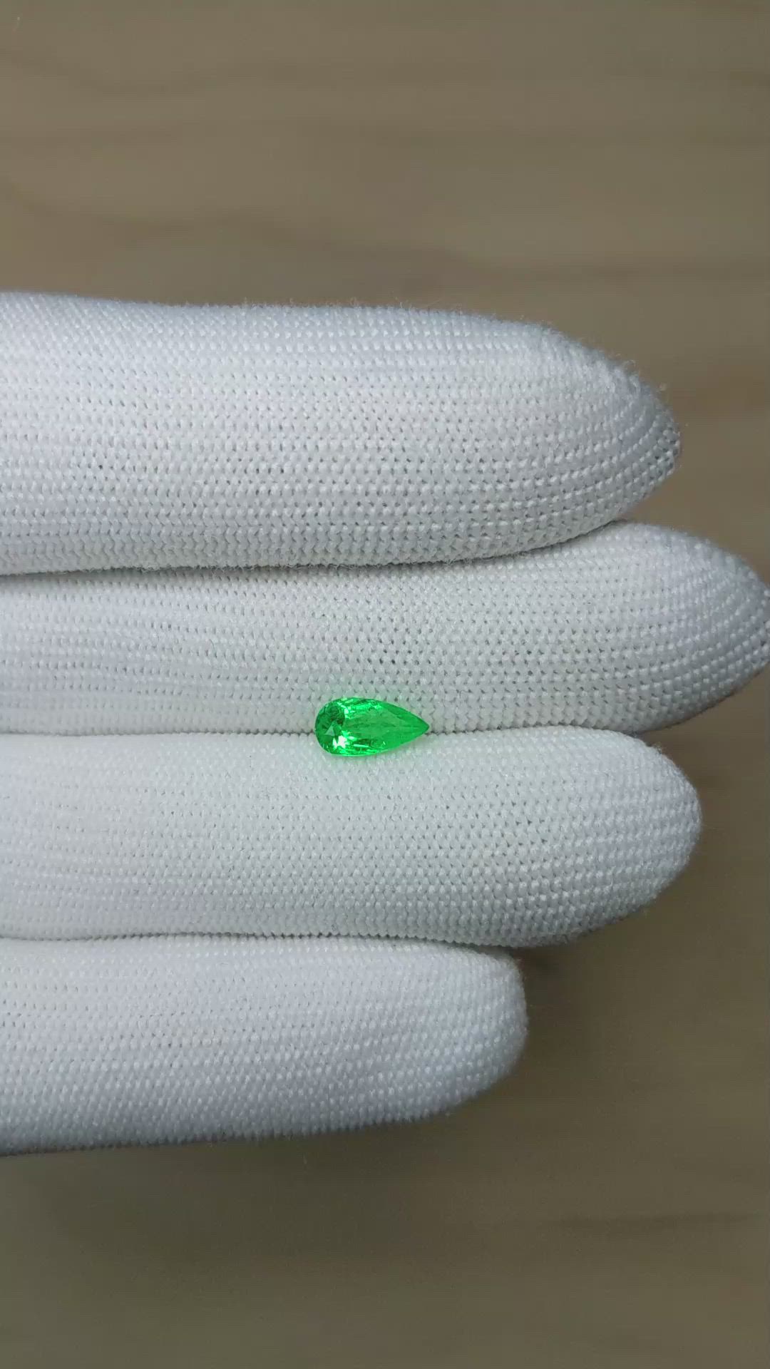 0.86 Ct. Emerald from Colombia Size Video