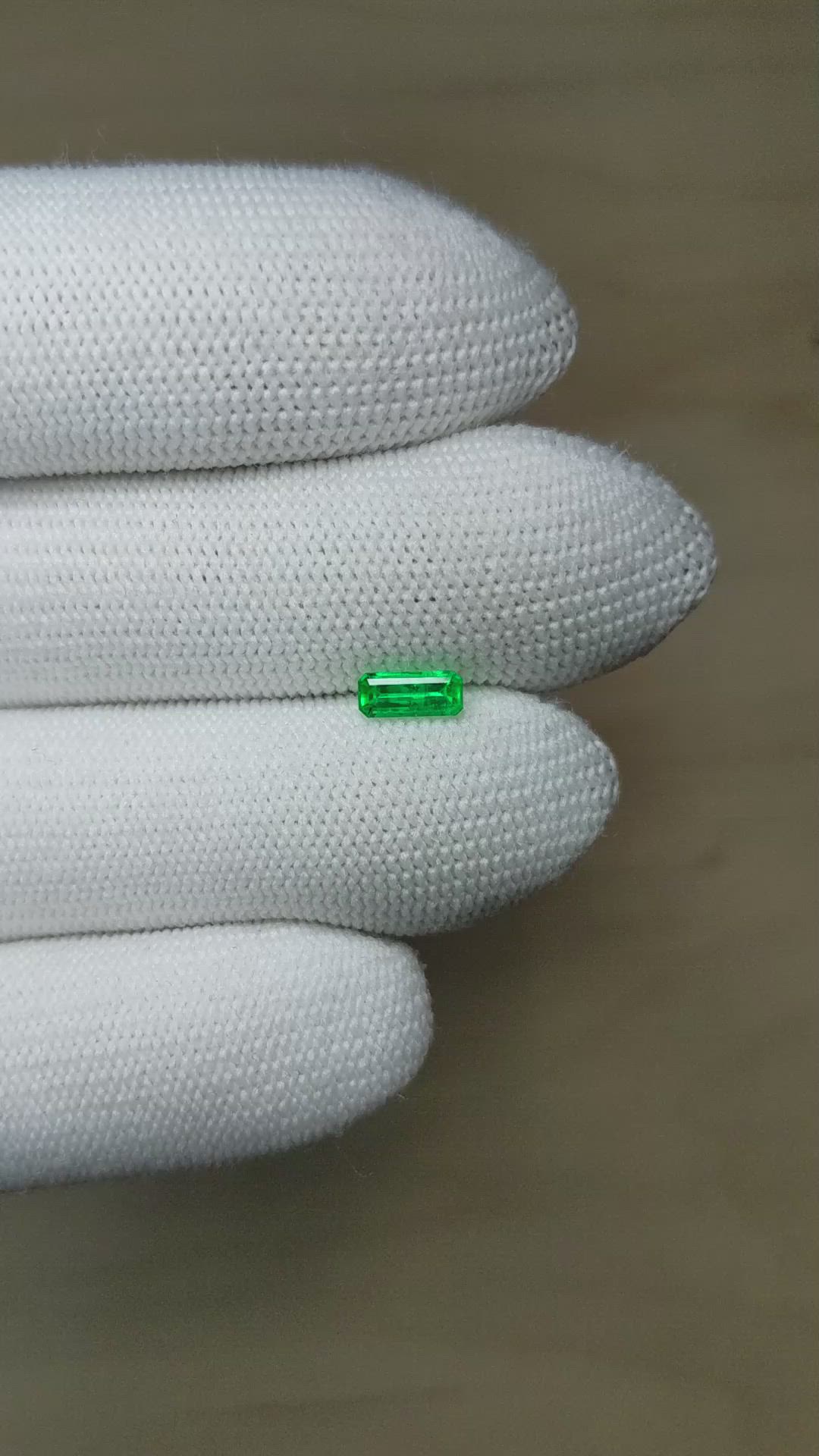 0.37 Ct. Emerald from Colombia Size Video