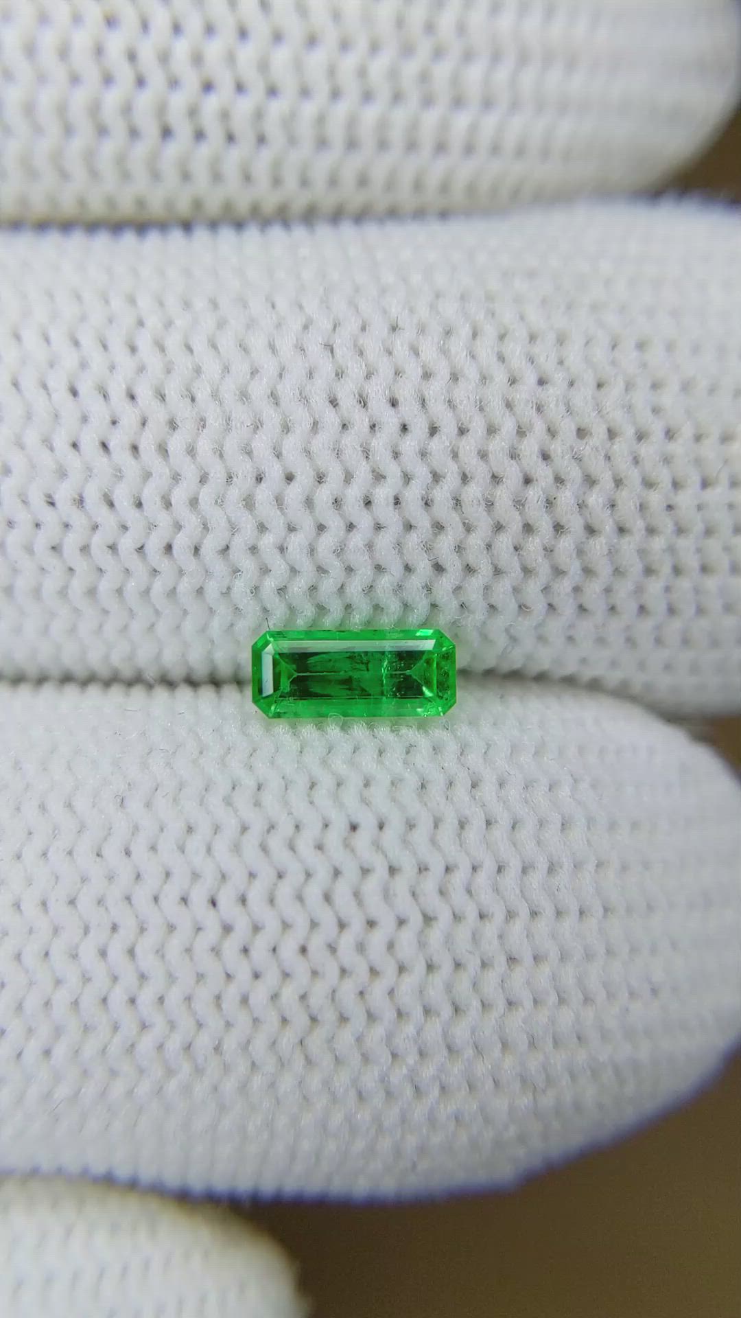 0.37 Ct. Emerald from Colombia Size Video