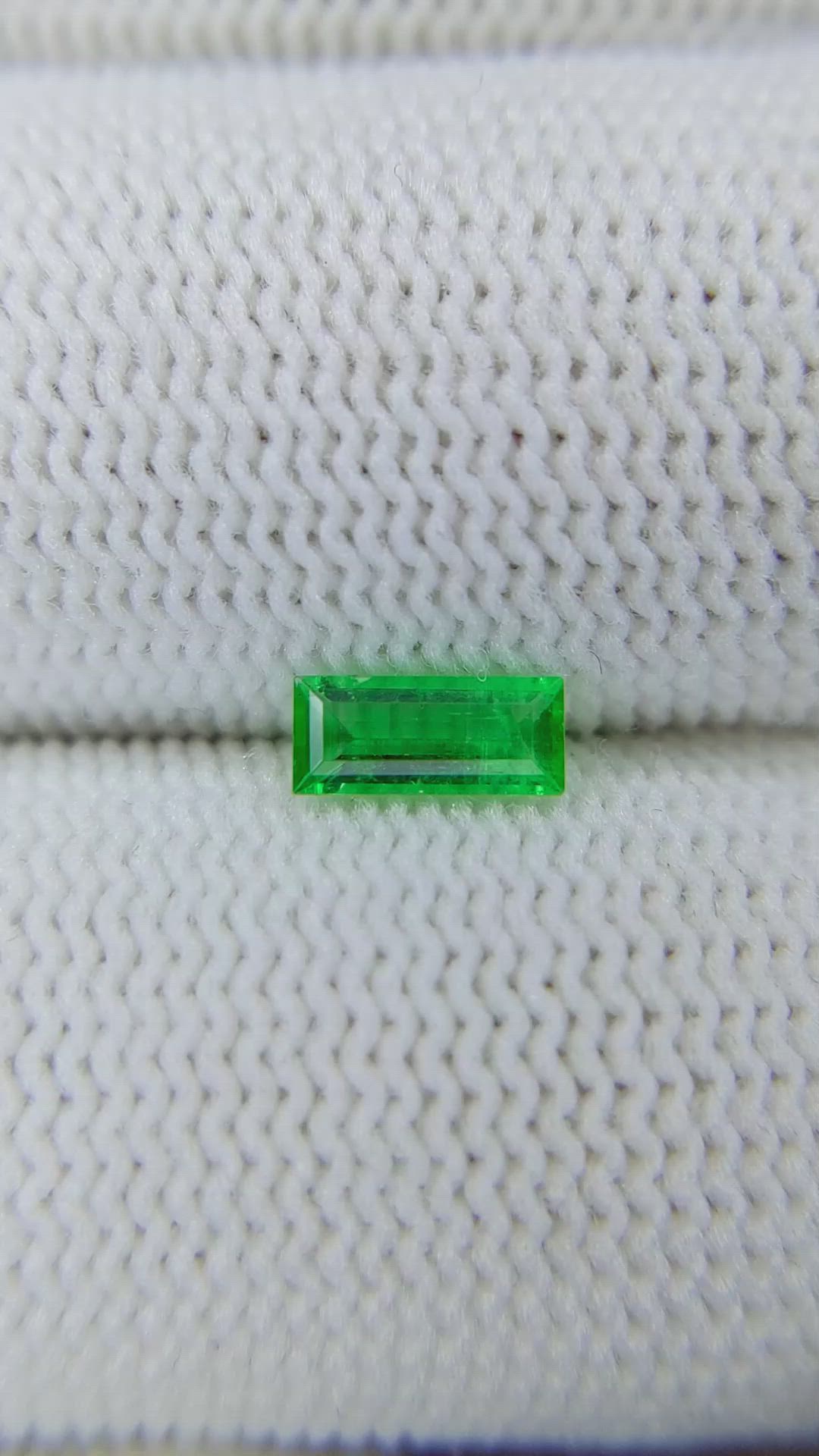 0.33 Ct. Emerald from Afghanistan Size Video