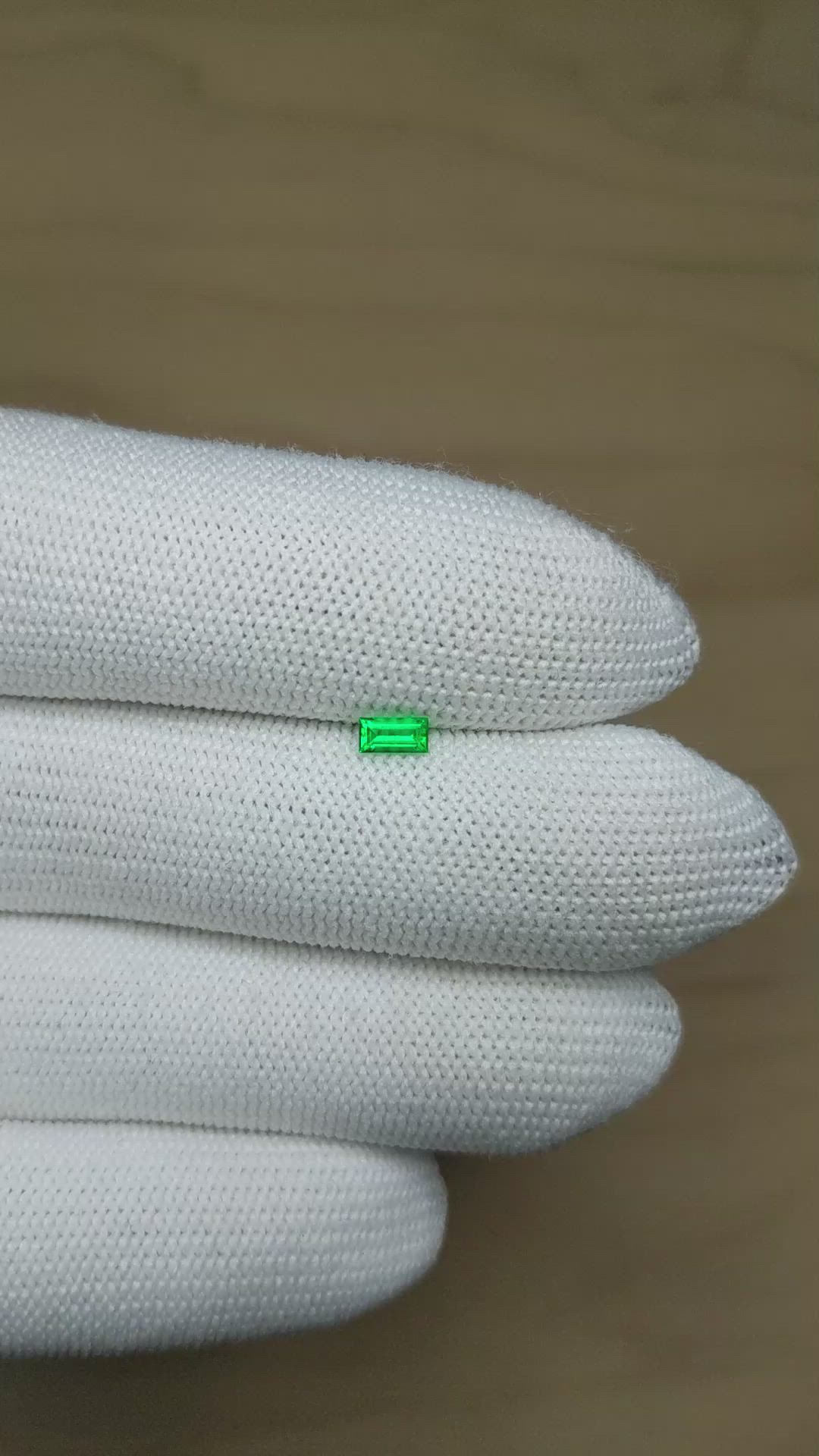 0.20 Ct. Emerald from Afghanistan Size Video