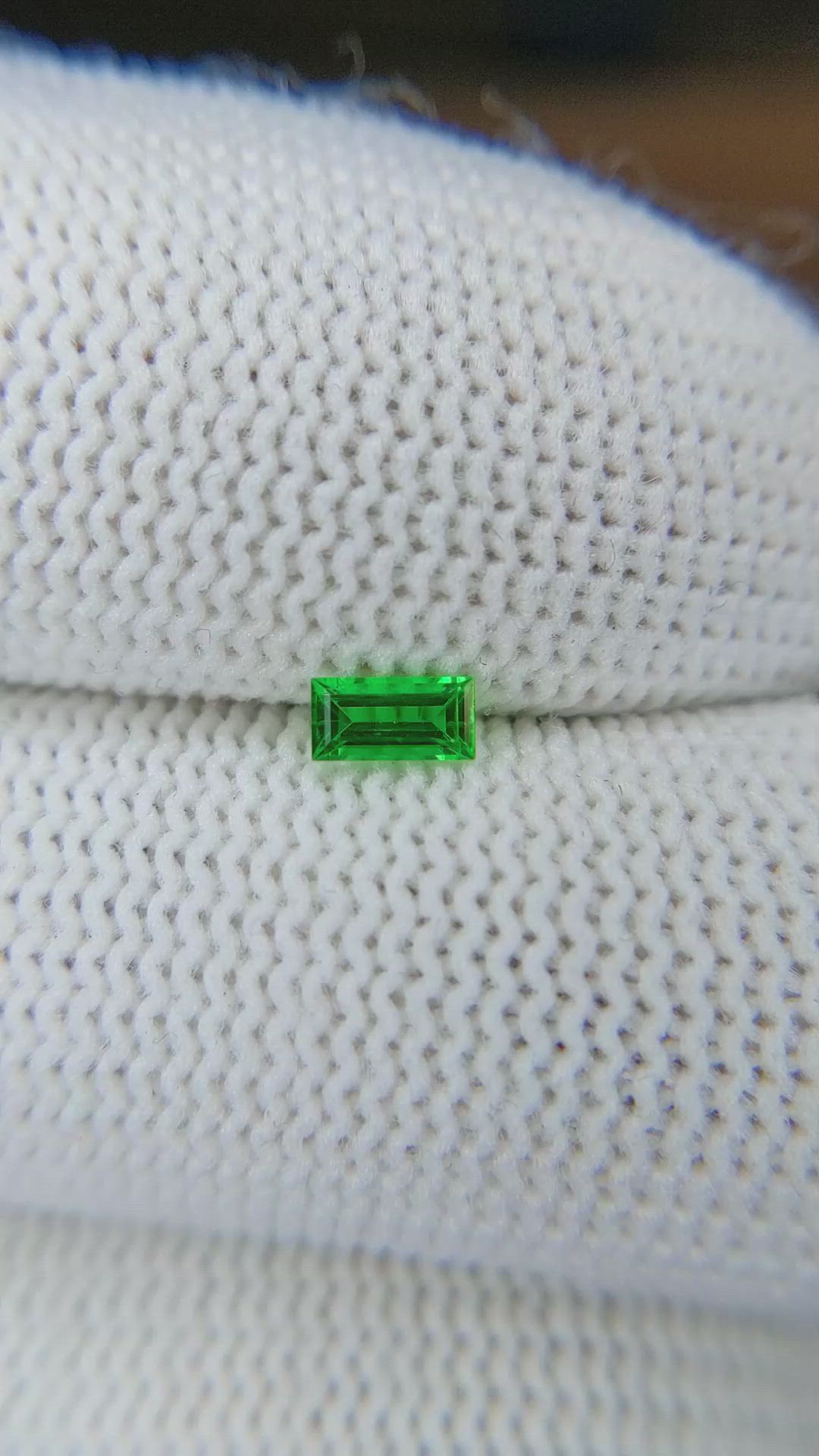 0.20 Ct. Emerald from Afghanistan Size Video