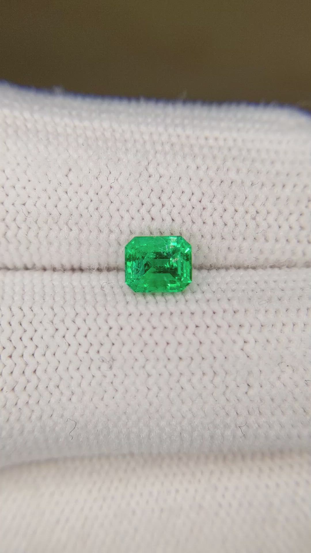 0.83 Ct. Emerald from Russia Size Video