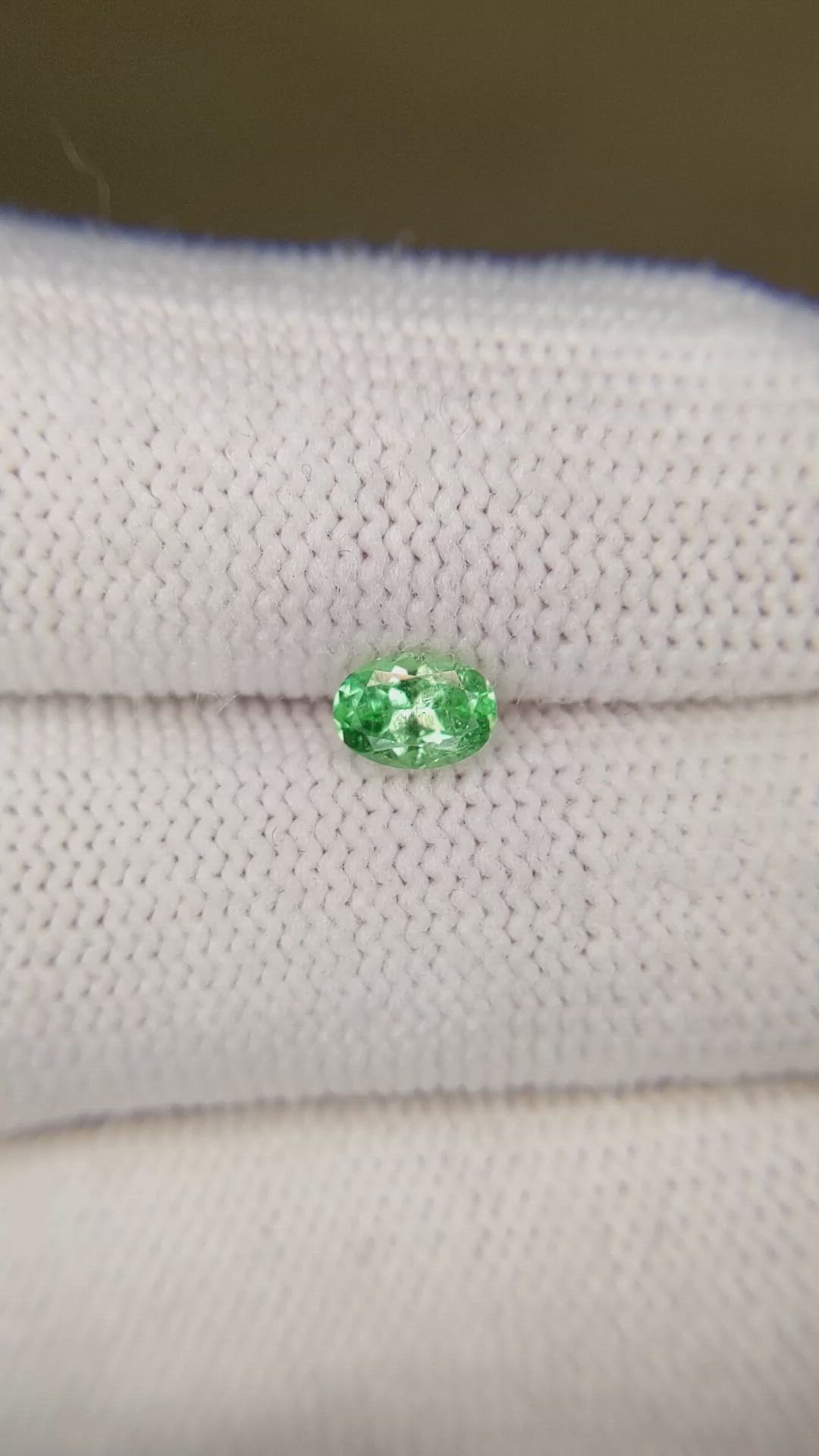 0.50 Ct. Emerald from Russia Size Video