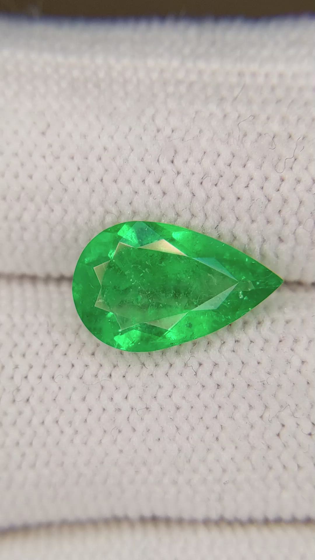2.20 Ct. Emerald from Colombia Size Video