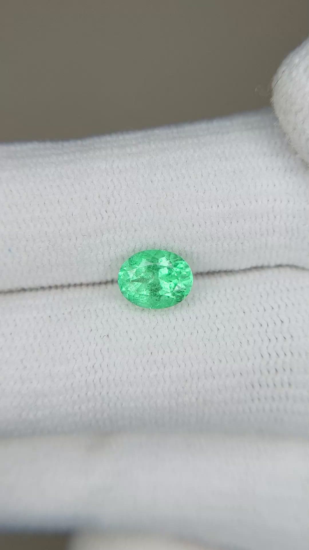 0.89 Ct. Emerald from Russia Size Video