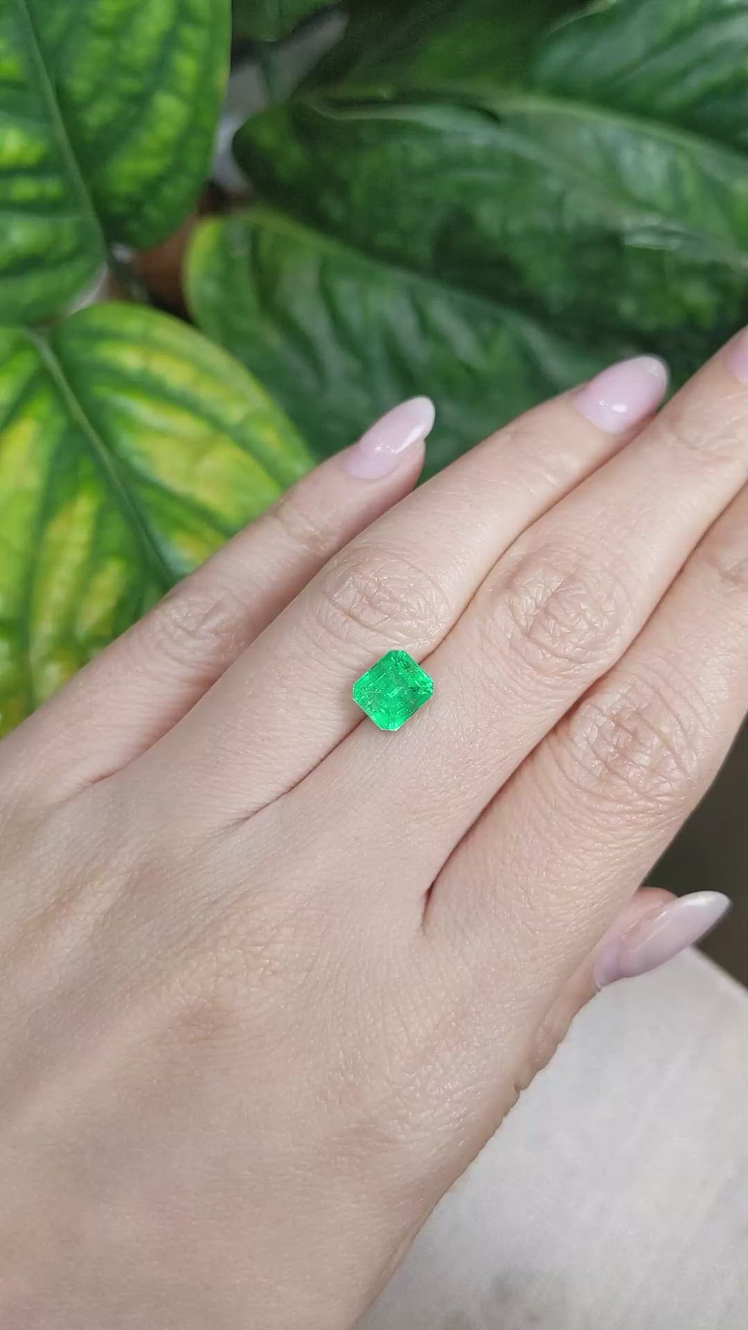 1.84 Ct. Emerald from Russia Size Video