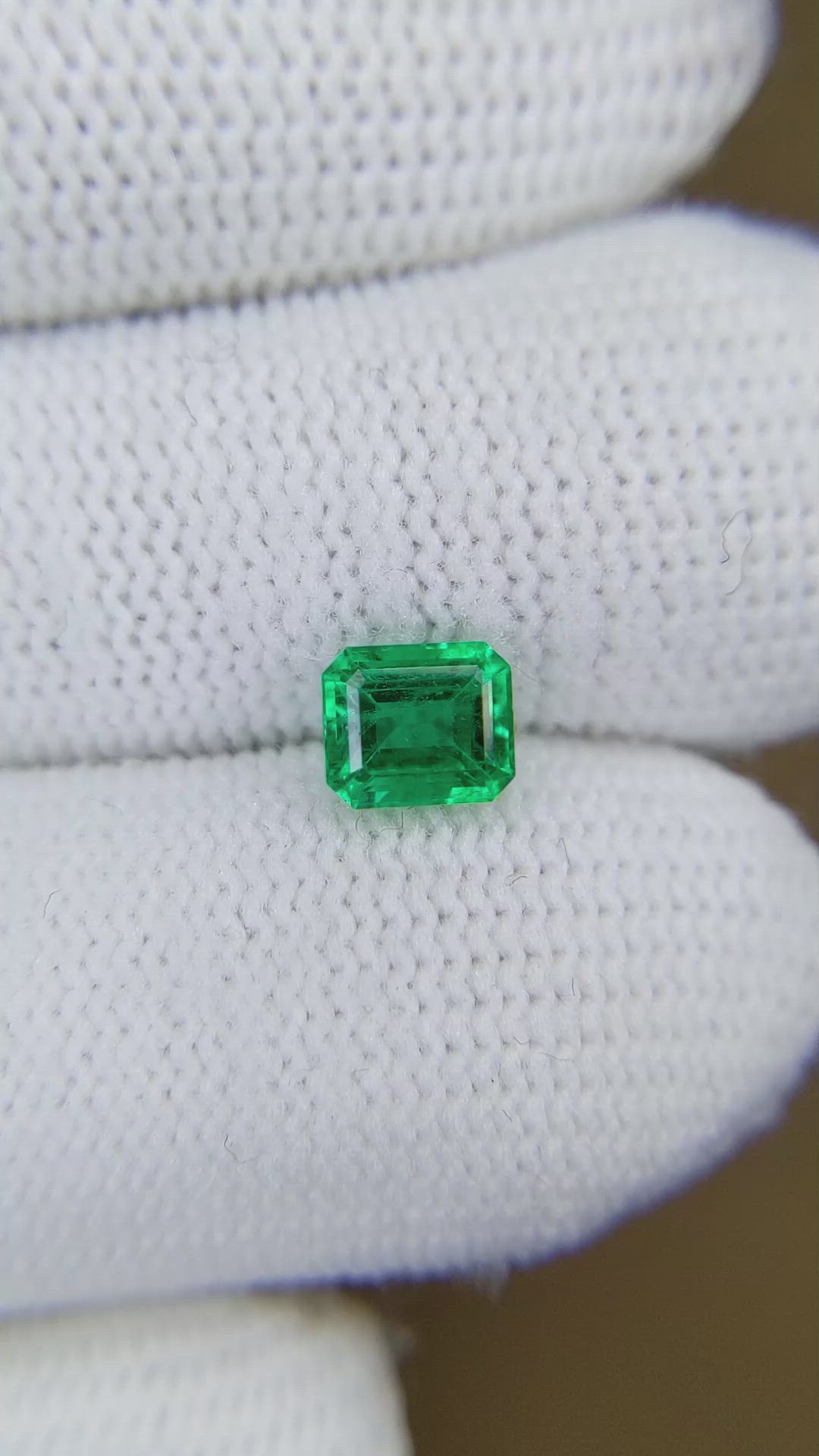 1.01 Ct. Emerald from Colombia Size Video