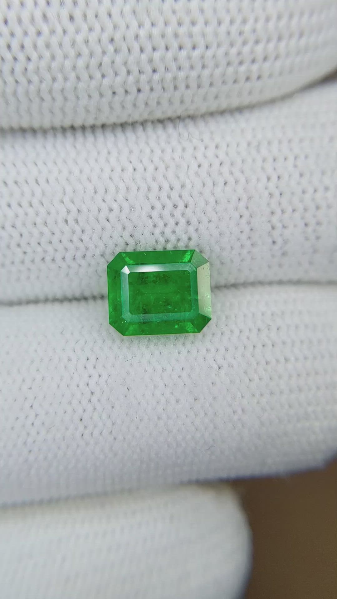 2.20 Ct. Emerald from Colombia Size Video