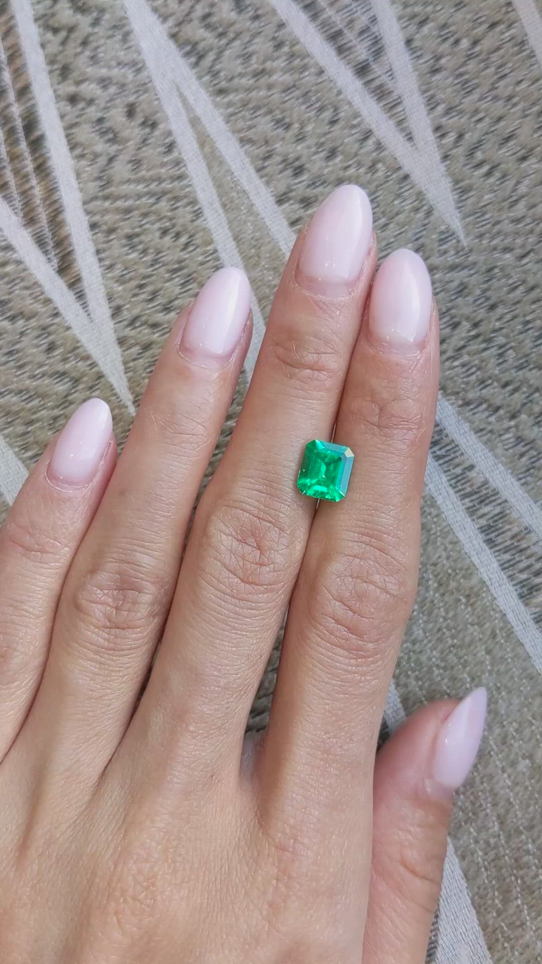1.77 Ct. Emerald from Colombia - Muzo Size Video