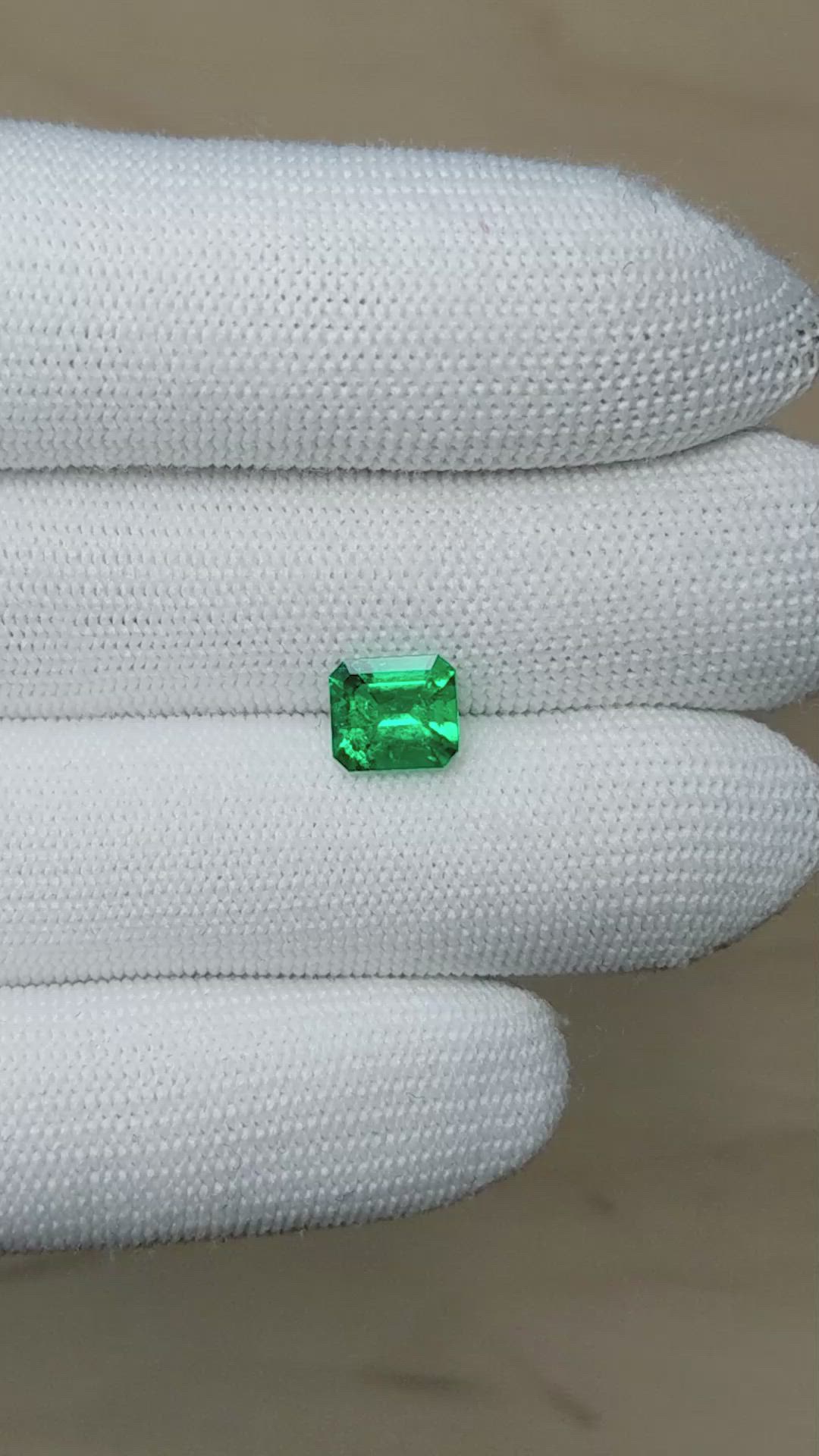 1.77 Ct. Emerald from Colombia - Muzo Size Video