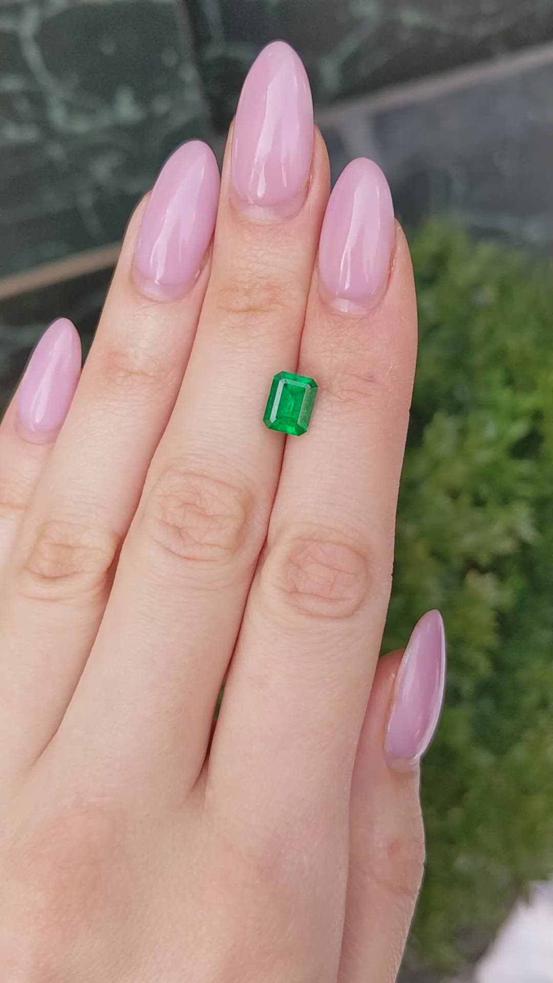 1.52 Ct. Emerald from Colombia - Muzo Size Video