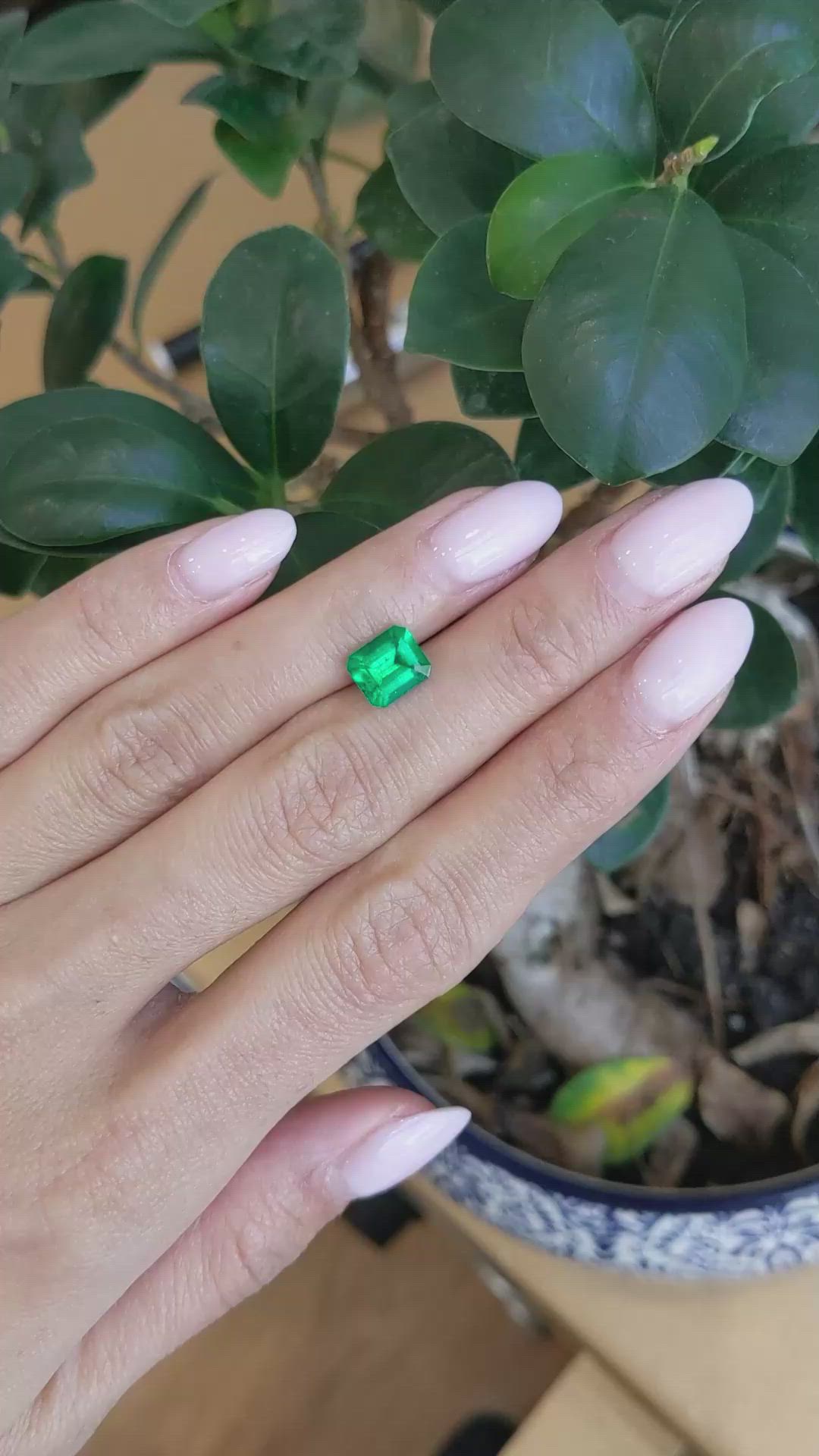 1.62 Ct. Emerald from Colombia - Muzo Size Video