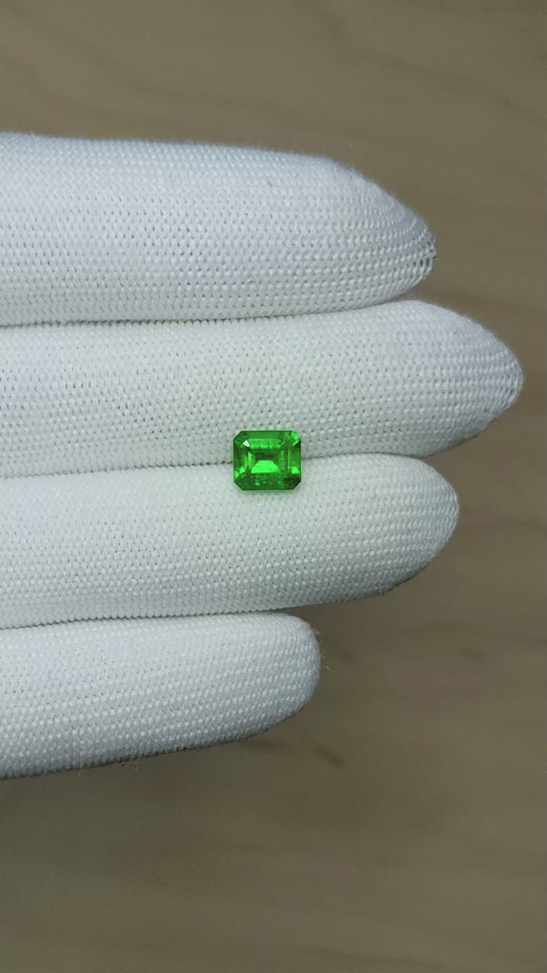 1.62 Ct. Emerald from Colombia - Muzo Size Video