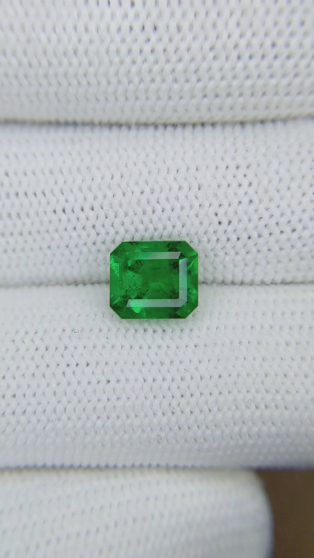 2.13 Ct. Emerald from Colombia - Muzo Size Video