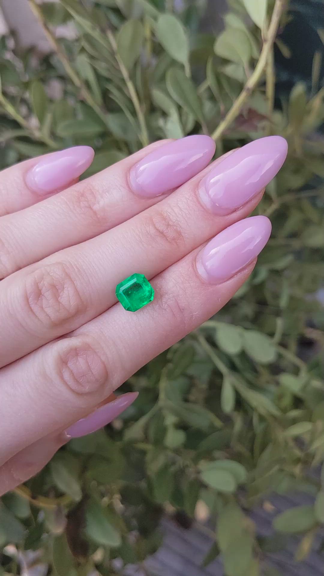 2.17 Ct. Emerald from Colombia - Muzo Size Video