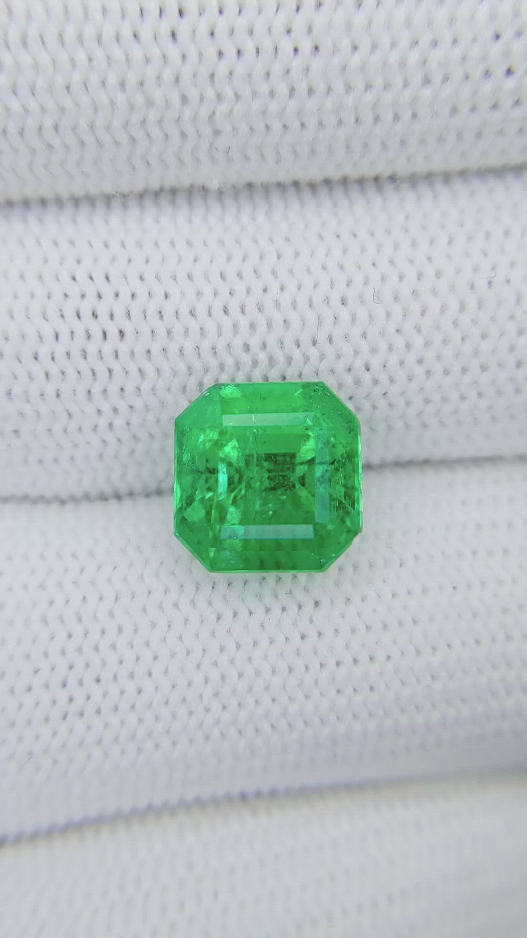 4.78 Ct. Emerald from Colombia Size Video