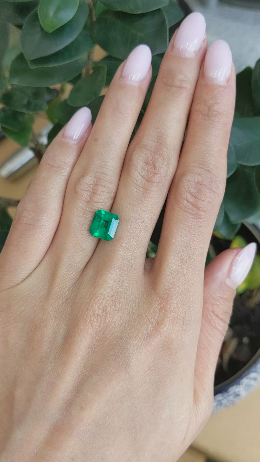 2.32 Ct. Emerald from Colombia Size Video