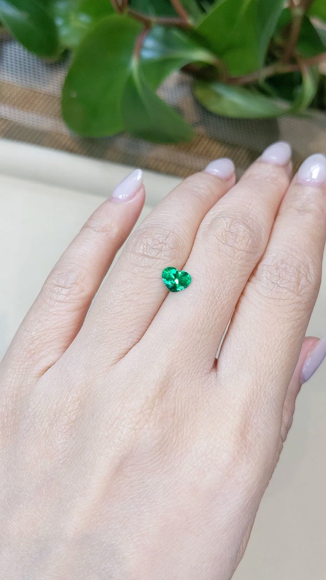 0.65 Ct. Emerald from Colombia Size Video