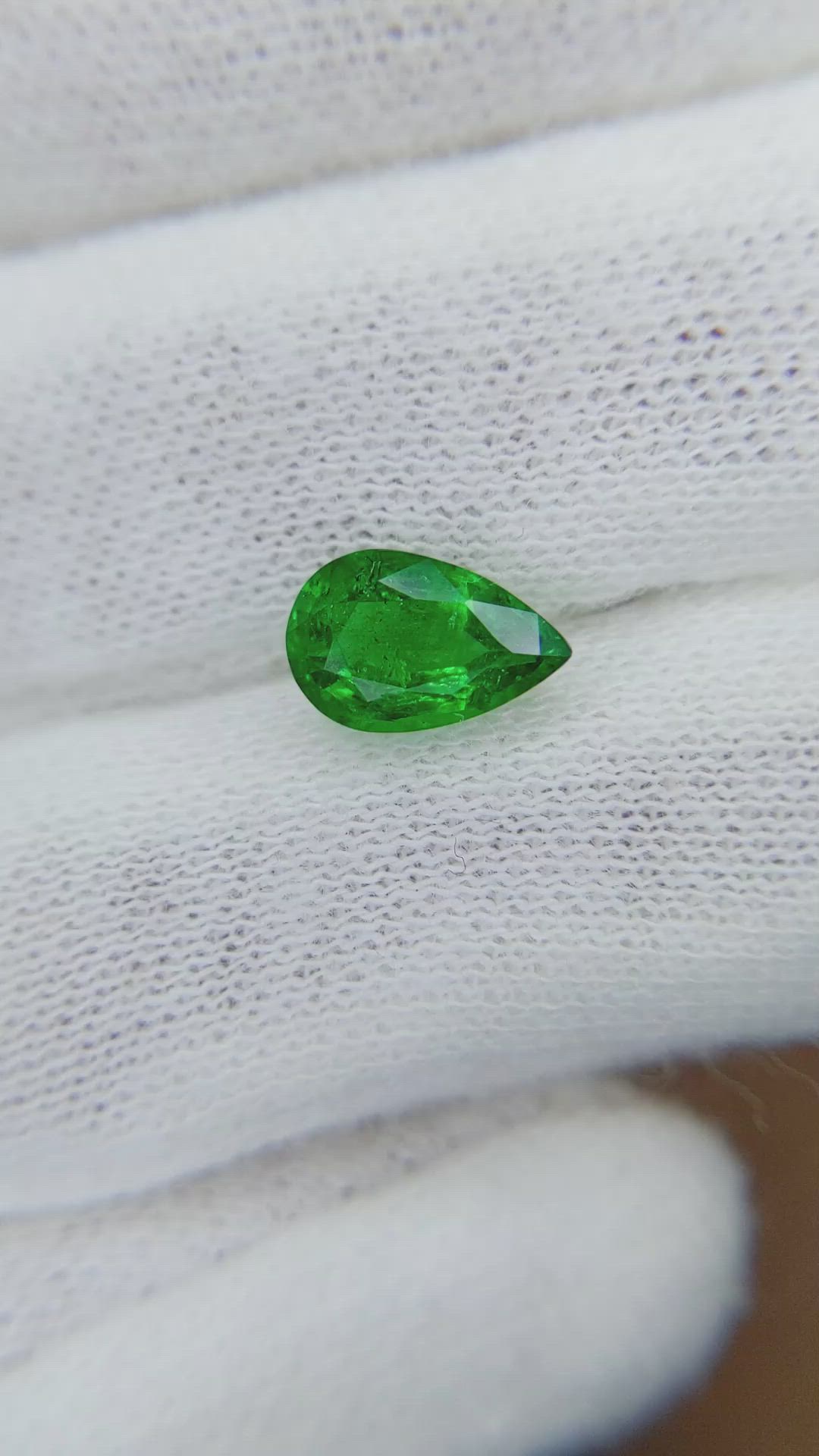 1.05 Ct. Emerald from Zambia Size Video