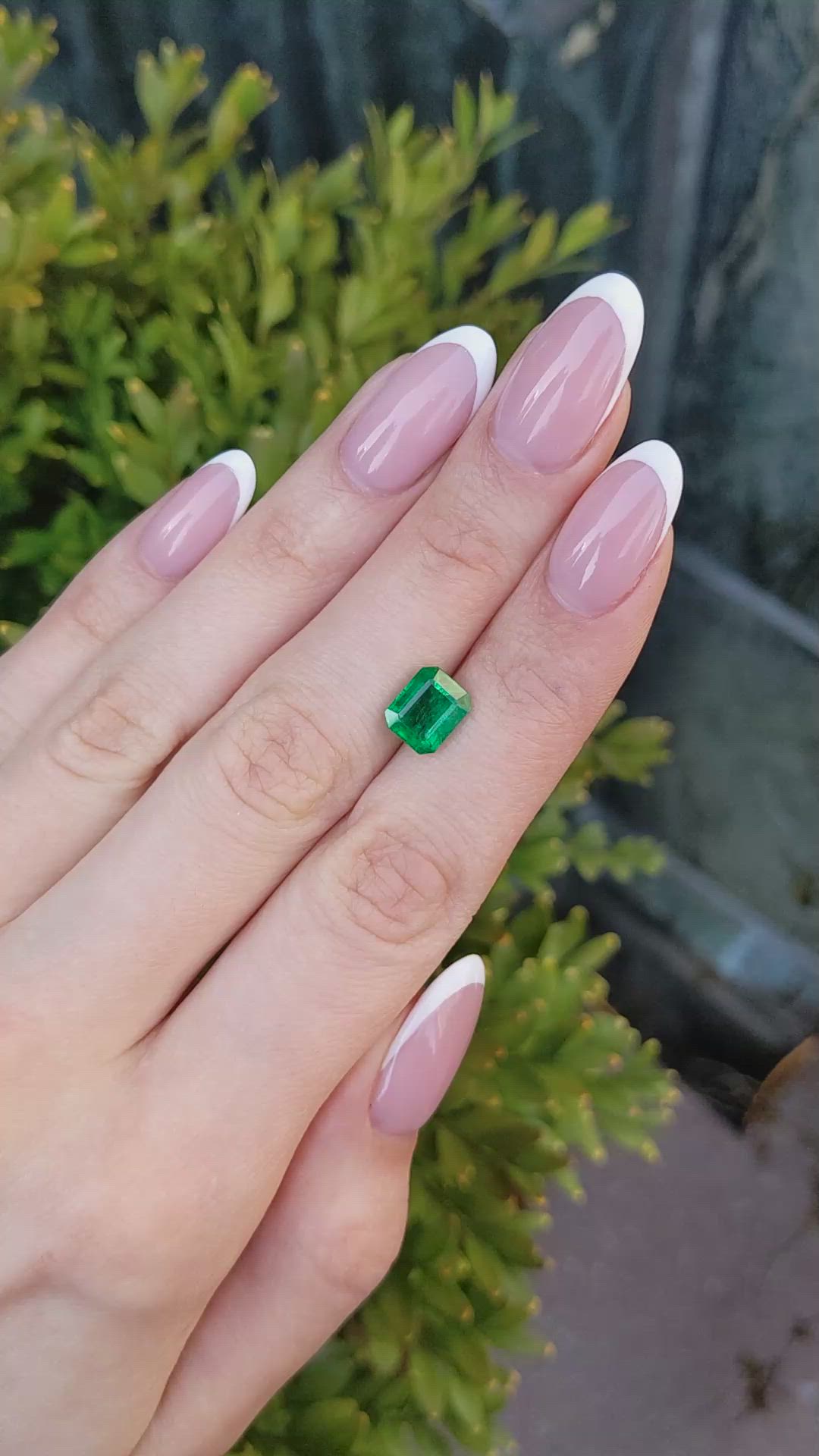 2.32 Ct. Emerald from Zambia Size Video