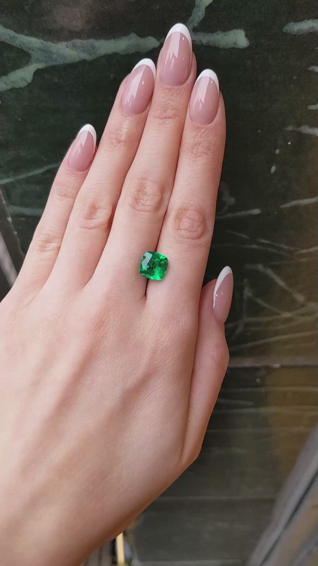 4.32 Ct. Emerald from Colombia Size Video