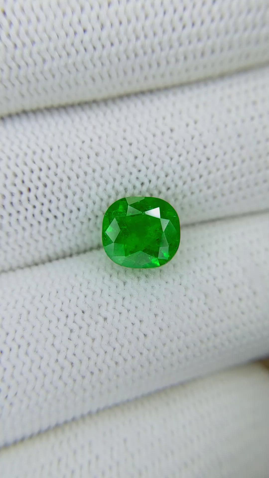 2.22 Ct. Emerald from Colombia Size Video