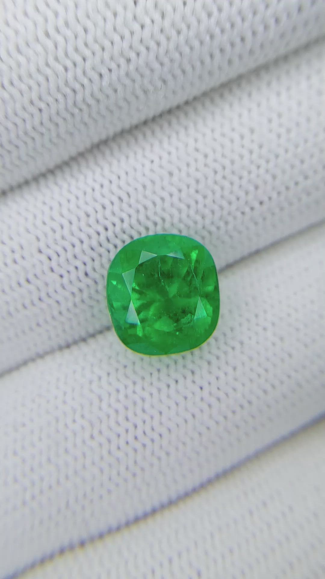 5.54 Ct. Emerald from Colombia Size Video